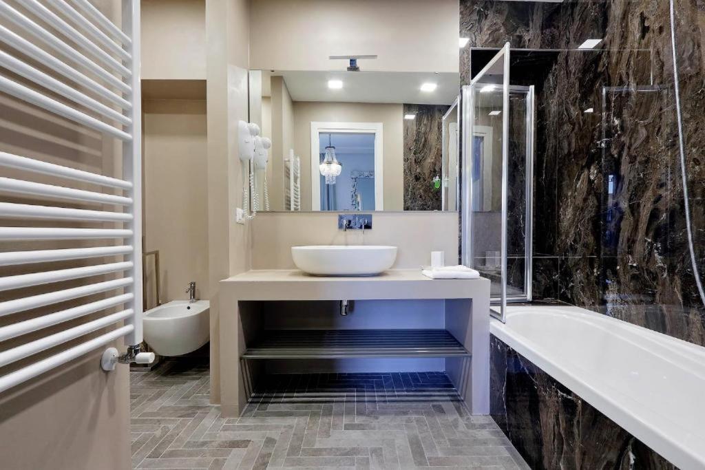 Boutique Suites Della Croce Rome Buitenkant foto