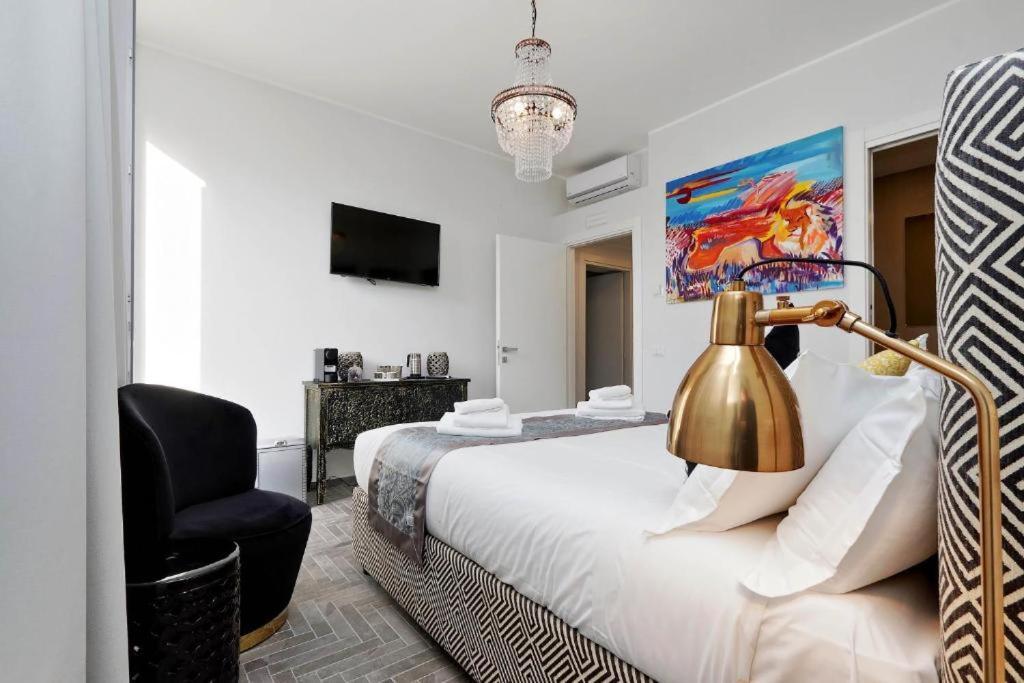 Boutique Suites Della Croce Rome Buitenkant foto