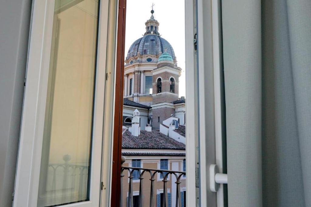 Boutique Suites Della Croce Rome Buitenkant foto