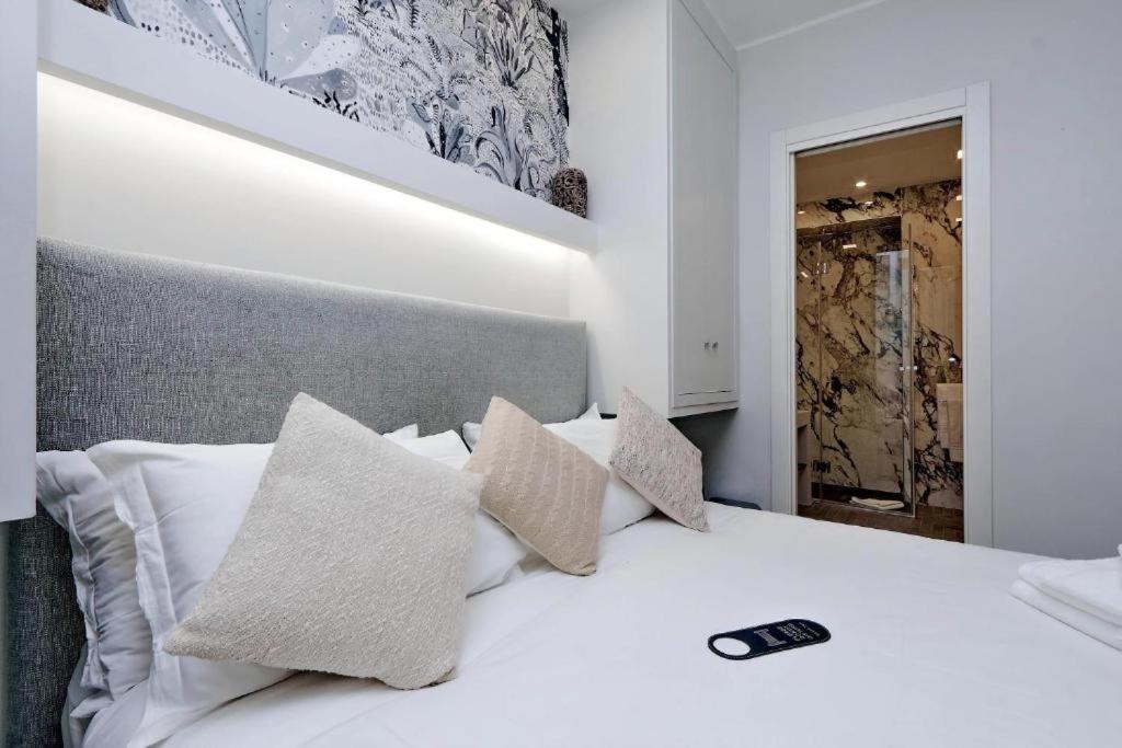 Boutique Suites Della Croce Rome Buitenkant foto